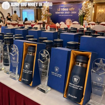 Quà tặng bình giữ nhiệt in logo số lượng lớn tại sự kiện