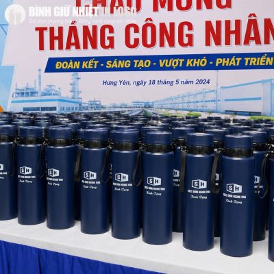 Hàng loạt bình giữ nhiệt in logo CBCS Shin Heung Vina sẵn sàng cho sự kiện Tháng Công nhân