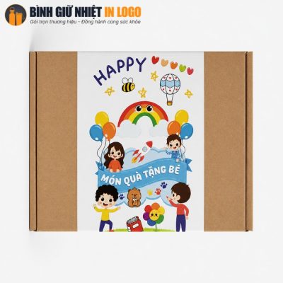 Mặt trên hộp quà carton đóng gói phẳng phiu dán tem hoạt hình sinh động Món Quà Tặng Bé