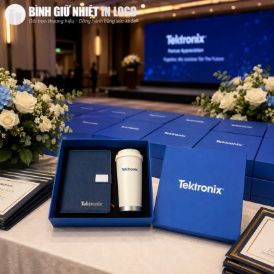 Hàng loạt hộp quà tặng GN-GS08 được chuẩn bị chu đáo trên bàn tiệc sự kiện doanh nghiệp